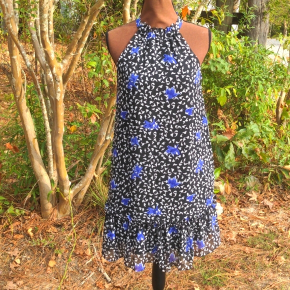 BCBGeneration Black/White/Lavender 'Fallen Petals' Relaxed Halter Neck Tie Dress - Picture 14 of 16